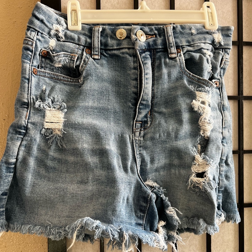 American Eagle shorts with extra button